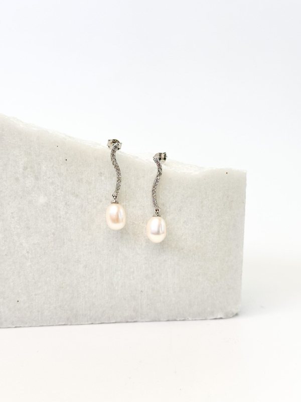 pearl rain earrings
